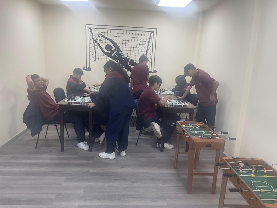 Espacios de juego, ajedrez y recreación. Liceos del Ejército